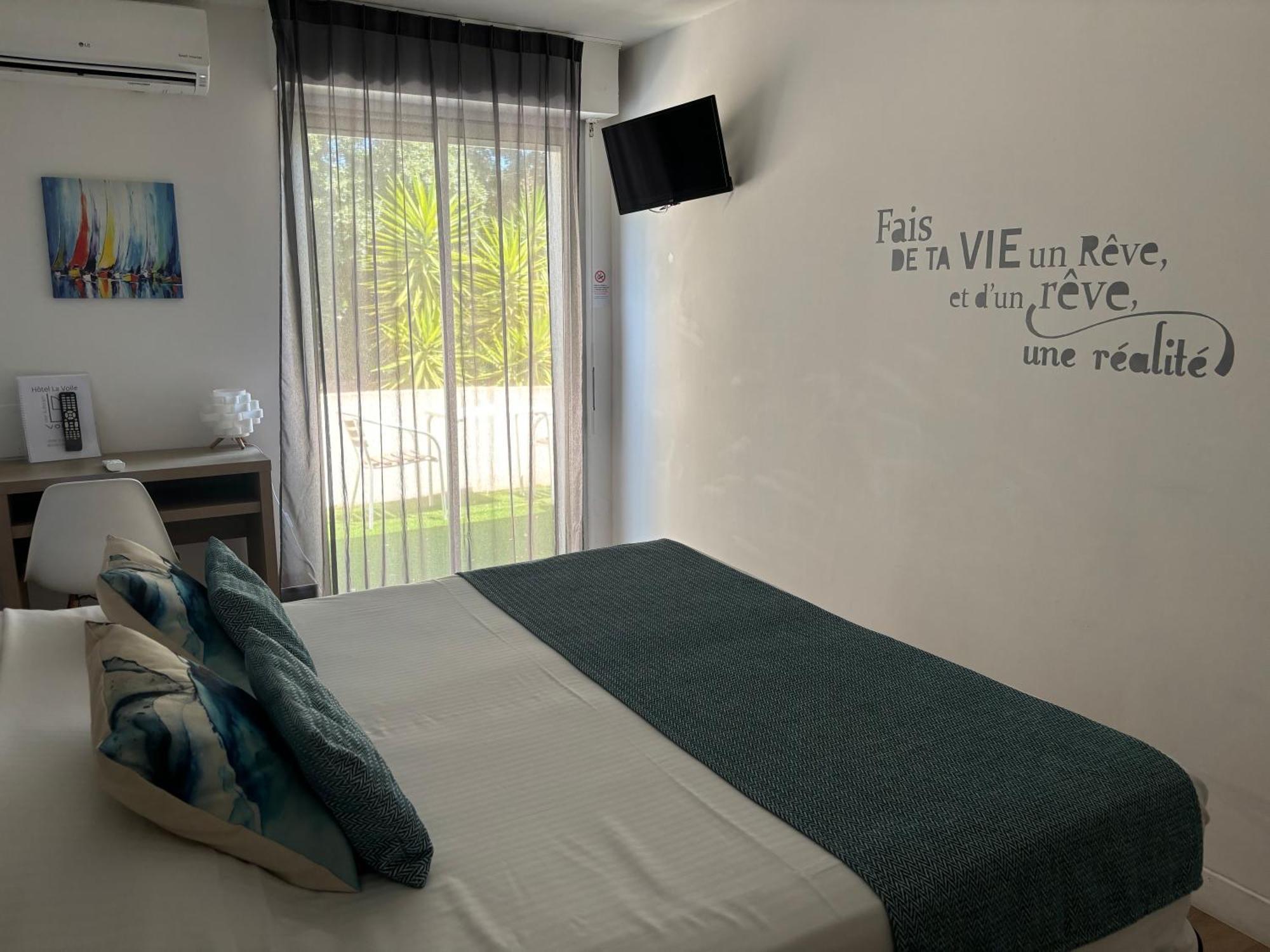 Hotel La Voile Bormes-les-Mimosas Bagian luar foto