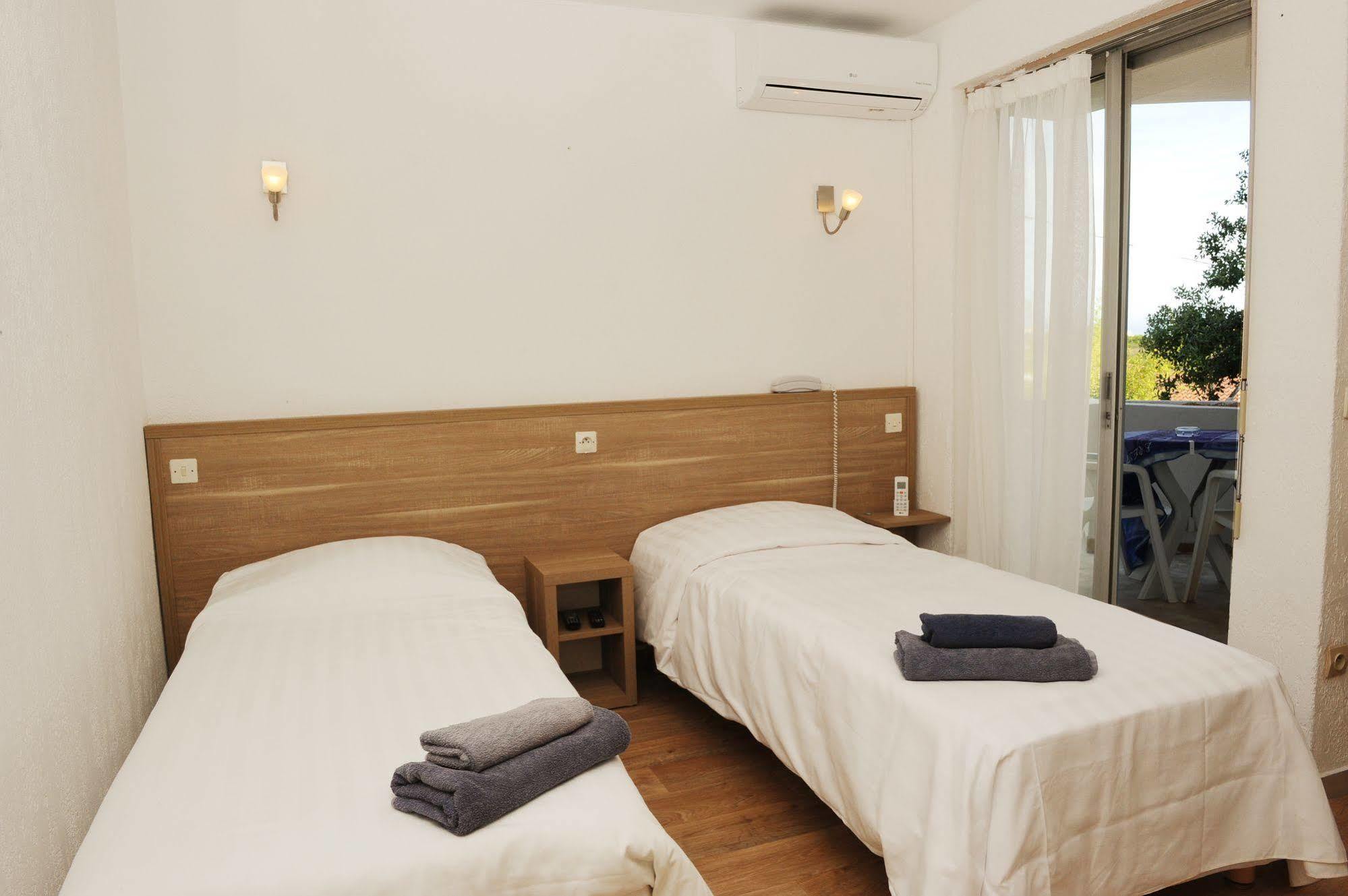 Hotel La Voile Bormes-les-Mimosas Bagian luar foto